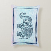 ネイビーブルーペイズリーゾウイラストレーション アクセントクッション (裏面(縦))