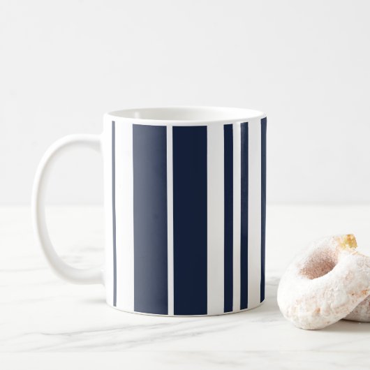 ネイビーブルーホワイトストライプビーチハウス コーヒーマグカップ (ドーナツ)