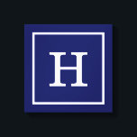 ネイビーブルーホワイトフレームイニシャルモノグラム キャンバスプリント<br><div class="desc">ネイビーブルーとホワイトフレームイニシャルモノグラムスタイリッシュモノグラムあなたのモノグラム、名前または他の文字のための白いフレームの領域を持つ背景。また、文字フォントの変更、フォントのサイズと色の変更、文字の移動などを行うことができる。このもしデザインは他の色で欲しい、ちょうど私たちにメールをドロップ。2014 ©FantabulousPatterns全著作権所有</div>