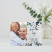 ネイビーブルーホワイトフローラウッド結婚式の日付を保存 案内ポストカード (スタンド正面)