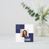 ネイビーブルーホワイトロゴ写真QRコード スクエア名刺 (スタンド正面)