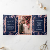 ネイビーブルーマーブルバラ金ゴールドグリッター結婚写真 三つ折り招待状 (内部)