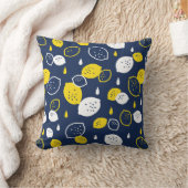 ネイビーブルーレモンアート – さわやかな柑橘系デザイン クッション (ブランケット)