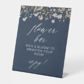 ネイビーブルーワイルドフラワーブライダルシャワーフラワーバー 台座サイン (正面)