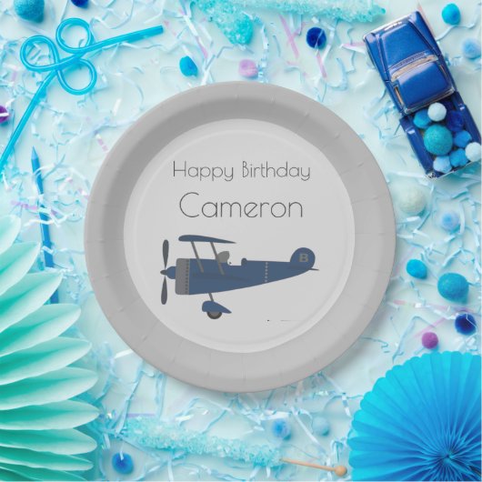 ネイビーブルーヴィンテージ飛行機ボーイズ名前をカスタムする ペーパープレート (パーティー)