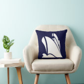 ネイビーブルー枕の白い船 クッション (椅子)