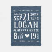 ネイビーブルー男の赤ちゃん誕生統計キープサケ フリースブランケット (正面)