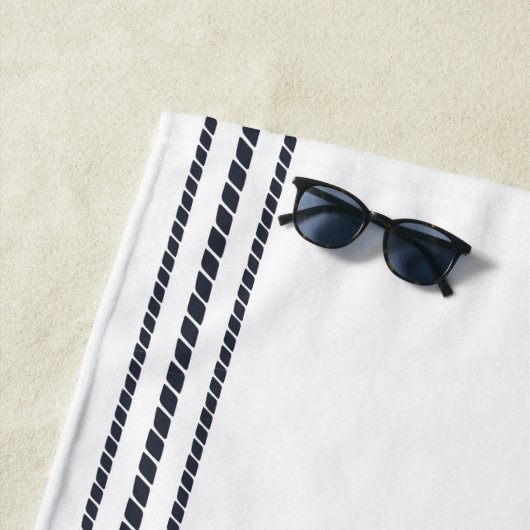 ネイビーブルー素朴ガニショアパーソナライズされたハウス ビーチタオル (インサイチュ)