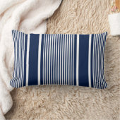 ネイビーブルー航海のピストライプのロー ランバークッション (ブランケット)