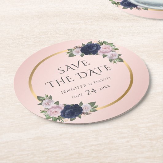 ネイビーブルー金ゴールド赤面結婚式の日付を保存 ラウンドペーパーコースター (アングル)