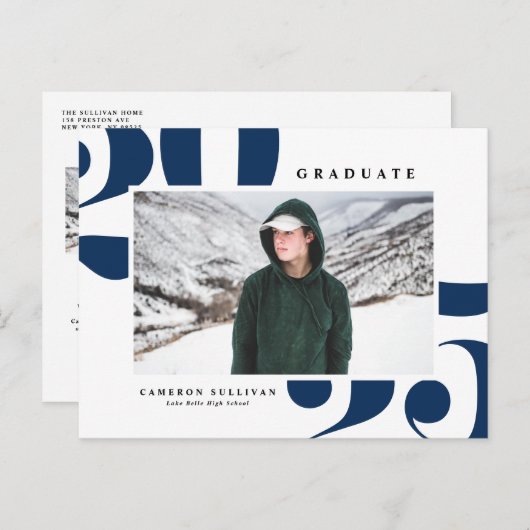 ネイビーブルー2025はっきりしたタイポグラフィ写真卒業 案内ポストカード (正面/裏面)