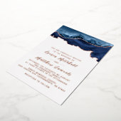 ネイビーブルー&バラ金ゴールド結婚ズフォイル招待状 箔招待状 (回転した状態)