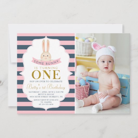ネイビーブルー&ピンク金ゴールドバニーファースト誕生日写真 招待状 (正面)