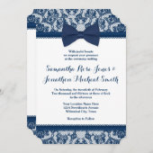 ネイビーブルー&ホワイトレースボウ結婚式招待状 招待状 (正面/裏面)