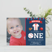 ネイビーブルー レッド 野球 ファースト バースデー パーティー フォト 招待状 (スタンド正面)