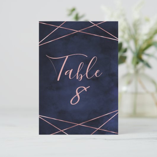 ネイビーブルー&ローズゴールドの幾何学的なテーブルナンバー 招待状 (スタンド正面)