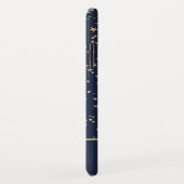 ネイビーブルー – 金ゴールドスターズシアルモノグラム Case-Mate iPhoneケース (裏面/右)