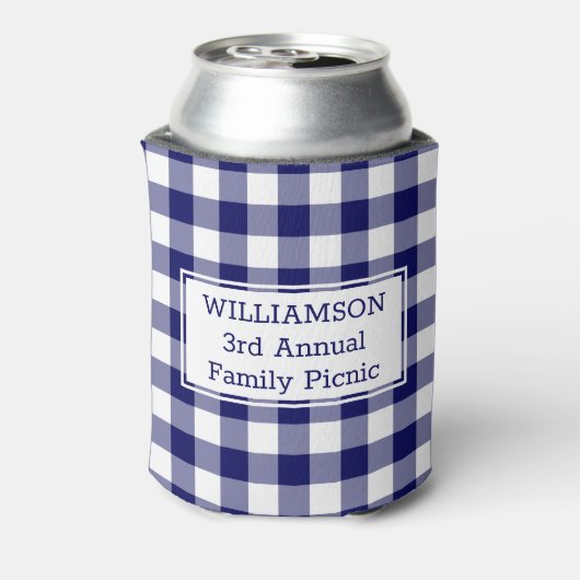 ネイビーホワイトバッファローチェック名前をカスタムするファミリーピクニック 缶クーラー (缶裏面)
