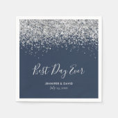 ネイビーモダンブルーとシルバーのグリッター結婚ズ スタンダードカクテルナプキン (正面)