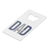 ネイビーモダンブルーパパパーソナライズされた設立 クレジットカード栓抜き (正面アングル)