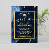 ネイビーモダンブルーマーブル卒業パーティー金ゴールド 箔招待状 (立ち正面)