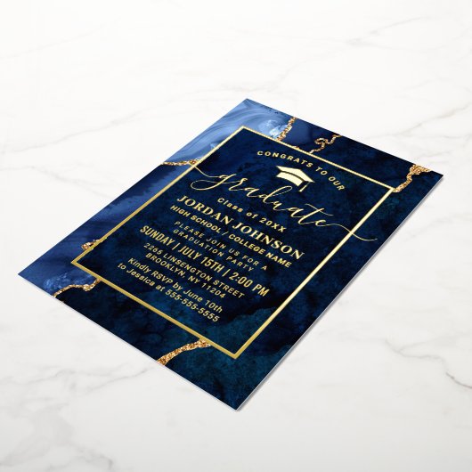 ネイビーモダンブルーマーブル卒業パーティー金ゴールド 箔招待状 (回転した状態)