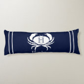 ネイビーモノグラムのブルーホワイトカニ航海の ボディピロー (裏面)