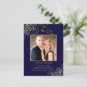 ネイビーレースのようブルーウェディングの金ゴールド日付写真を保存 案内ポストカード (スタンド正面)