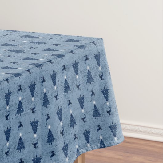 ネイビー伝統的ブルークリスマスツリー&トナカイ テーブルクロス (インサイチュ)