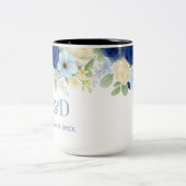 ネイビー王室のブ結婚ーの水彩アイボリー花 ツートーンマグカップ (中央)