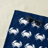 ネイビー航海のブルーのカニ模様 ビーチタオル (インサイチュ)