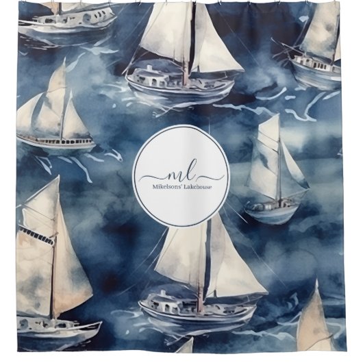 ネイビー航海のブルーボートモノグラム シャワーカーテン (正面)