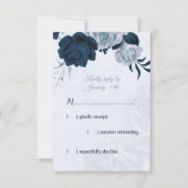 ネイビー&ほこりっぽい青い花の食事の選択RSVPカード 出欠カード (正面)