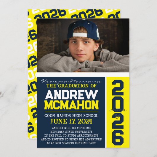 ネイビー&イエローモダン卒業写真の発表 招待状 (正面/裏面)