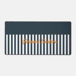ネイビー・ストライプ | 現代のジェントルマンのモノグラム デスクマット