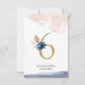 ネイビー、ブッシュ、ゴールドのウェディングテーブルナンバー 招待状 (正面)