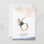 ネイビー、ブッシュ、ゴールドのウェディングテーブルナンバー 招待状 (裏面)