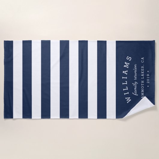 ネイビー&ホワストライプイトパーソナライズされたファミリー懇親会 ビーチタオル (正面)