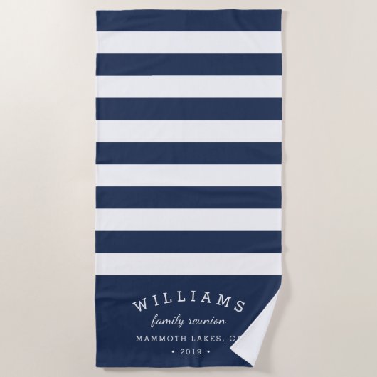 ネイビー&ホワストライプイトパーソナライズされたファミリー懇親会 ビーチタオル (正面)