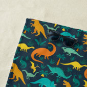 ネイビー |可愛いカラフル恐竜のパターン子供の名前 ビーチタオル (インサイチュ)