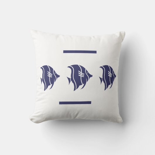 ネイビー+魚+ホワイト+枕+海岸沿いの生活 クッション (正面)