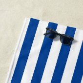 ネイビ名門私立校風のーおよび白ストライプ色の幾何学的パターンS ビーチタオル (インサイチュ)