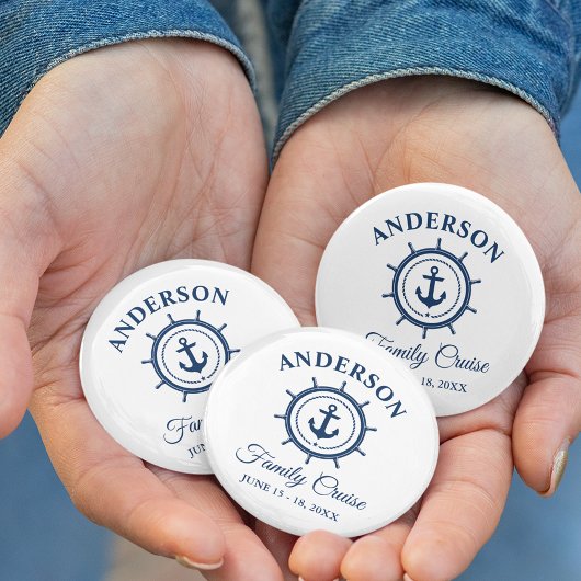 ネイビ航海のーブルーいかりヘルムファミリークルーズ 缶バッジ