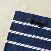 ネイビ航海のー&ホワイトいかりストライプボート名 ビーチタオル (インサイチュ)