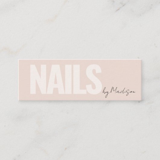ネイルアーティストサロンピンクタイポグラフィ スキニー名刺 (正面)