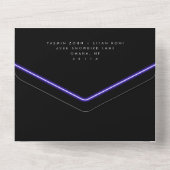 ネオクールンパープルライツブラックモダンズ結婚ズ オールインワン招待状 (裏面)