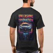 ネオンが輝くスポーツカーの革新 スピードとスタイル Tシャツ (裏面)
