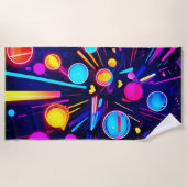 ネオンの夢 – サイケデリック図形と色 ビーチタオル (正面)