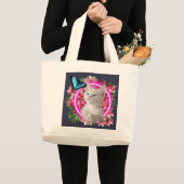 ネオンの熱帯に青い蝶を乗せたかわいい子猫 ラージトートバッグ (正面(商品))