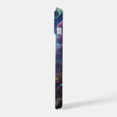ネオンの空に輝く異世界の風景 iPhone 15ケース (左側面)